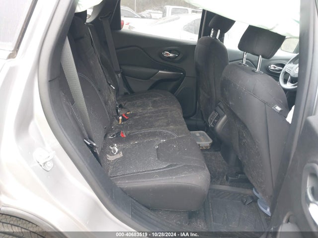 1C4PJLCB5KD358619 Jeep Cherokee Latitude Fwd