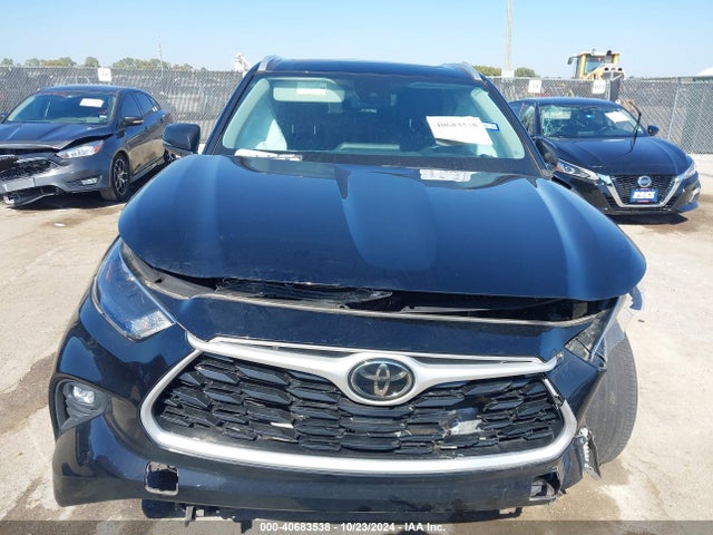 Toyota Highlander Xle 2022 5TDGZRAH2NS545084 Image 13