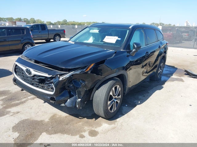 Toyota Highlander Xle 2022 5TDGZRAH2NS545084 Image 2