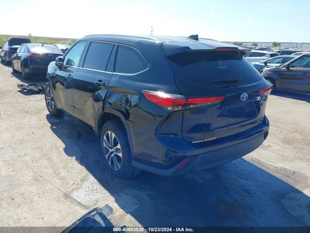 Toyota Highlander Xle 2022 5TDGZRAH2NS545084 Image 3