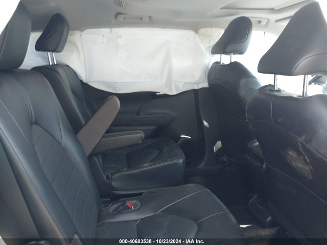 Toyota Highlander Xle 2022 5TDGZRAH2NS545084 Image 8