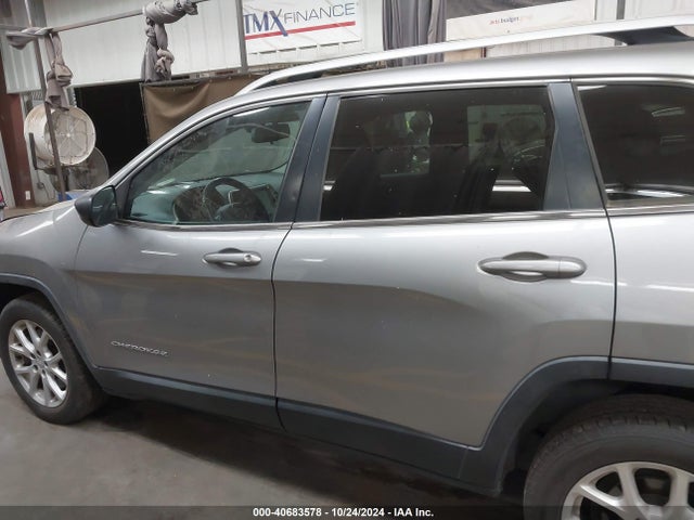 Jeep Cherokee Latitude 2016 1C4PJLCB7GW177629 Image 15