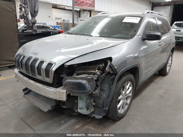 Jeep Cherokee Latitude 2016 1C4PJLCB7GW177629 Image 2