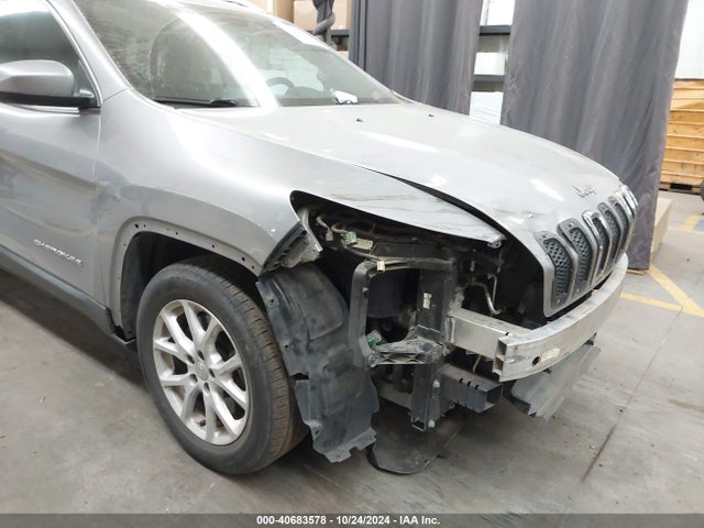 Jeep Cherokee Latitude 2016 1C4PJLCB7GW177629 Image 6
