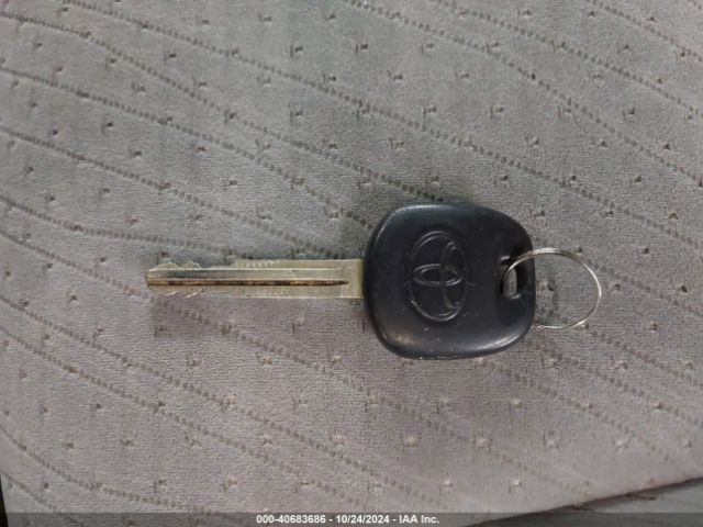 5TDKK3DC1GS708323 Toyota Sienna Le 8 Passenger
