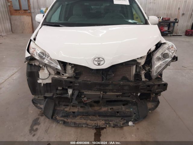 5TDKK3DC1GS708323 Toyota Sienna Le 8 Passenger