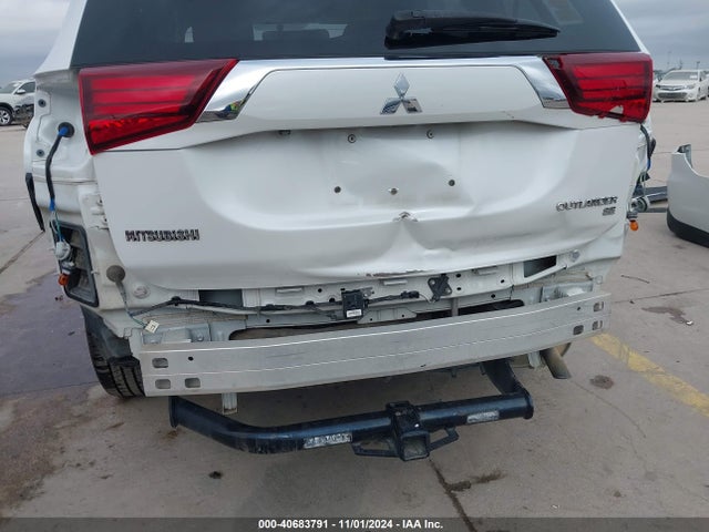 JA4AD3A31HZ058915 Mitsubishi Outlander Se