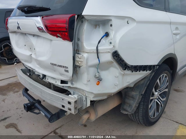 JA4AD3A31HZ058915 Mitsubishi Outlander Se