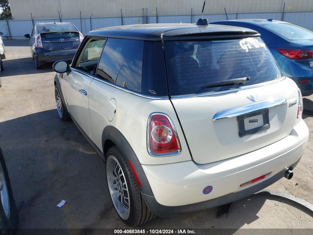 2013 MINI HARDTOP WMWSU3C5XDT683770 Photo 2