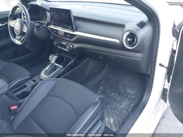 3KPF54AD9PE567975 KIA Forte Gt-line