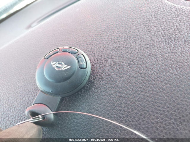 2008 MINI COOPER S CLUBMAN WMWMM33588TP88144 Photo 10