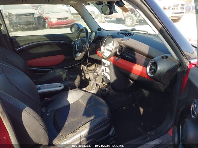 2008 MINI COOPER S CLUBMAN WMWMM33588TP88144 Photo 4
