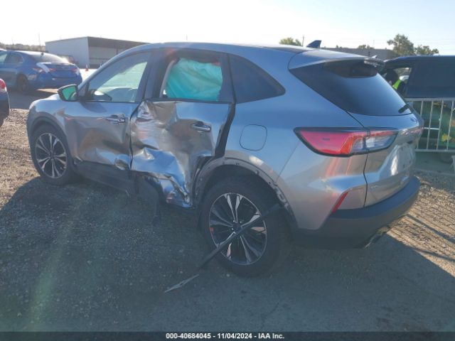 1FMCU0G63NUB85412 Ford ESCAPE SE