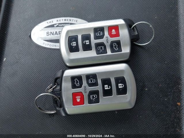 5TDYK3DC2FS675972 Toyota Sienna Limited Premium 7 Passenger