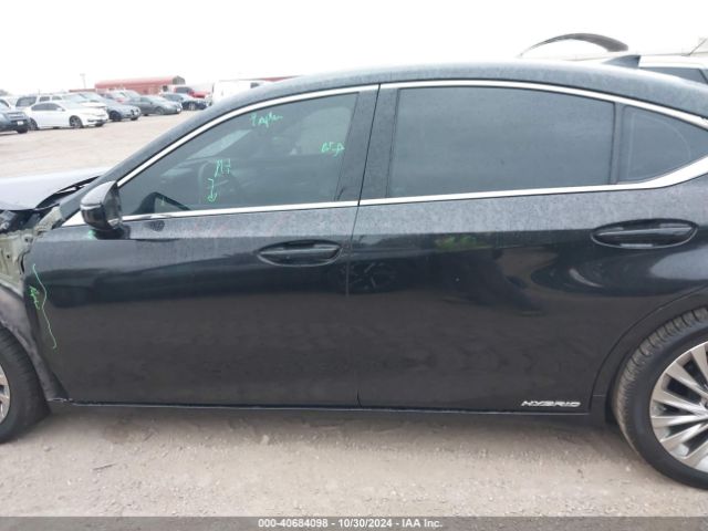 58AFA1C13MU013099 Lexus Es 300h Ultra Luxury