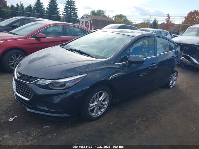 Chevrolet Cruze Lt Auto 2018 1G1BE5SM6J7119373 Image 2