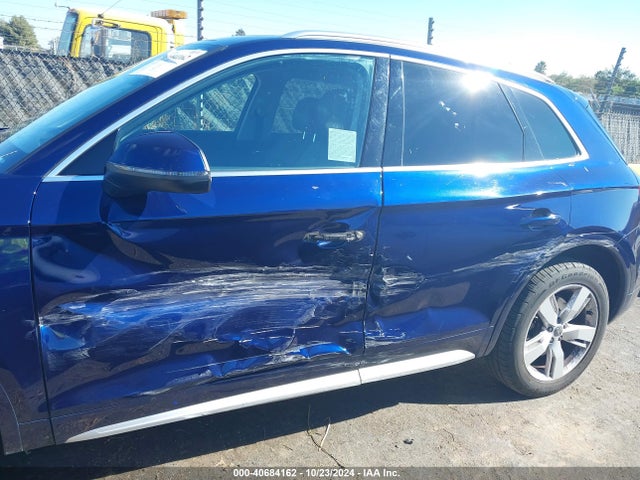 WA1BNAFY1J2158456 Audi Q5 2.0t Premium/2.0t Tech Premium