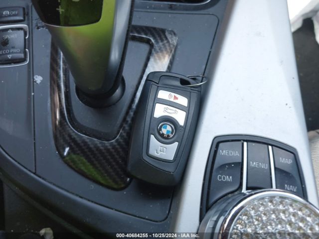 WBA8A3C53JA067435 BMW 320i Xdrive
