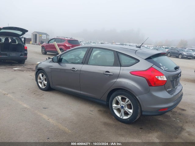 Ford FOCUS SE 2014 1FADP3K26EL332324 Image 3