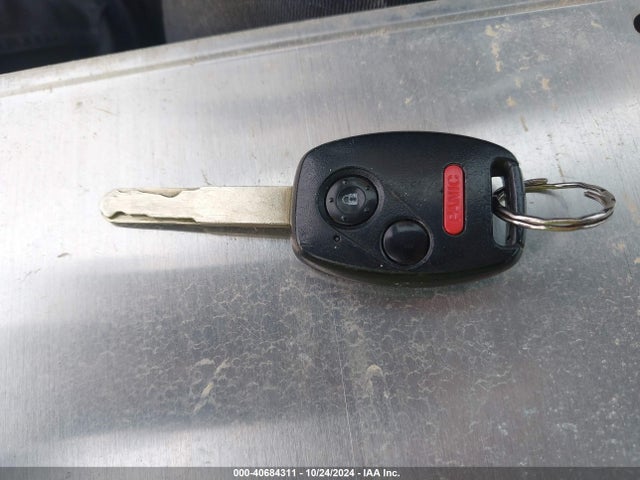 Продажа на аукционе авто 2008 Honda Civic Lx, vin: 1HGFA16558L023379, номер лота: 40684311