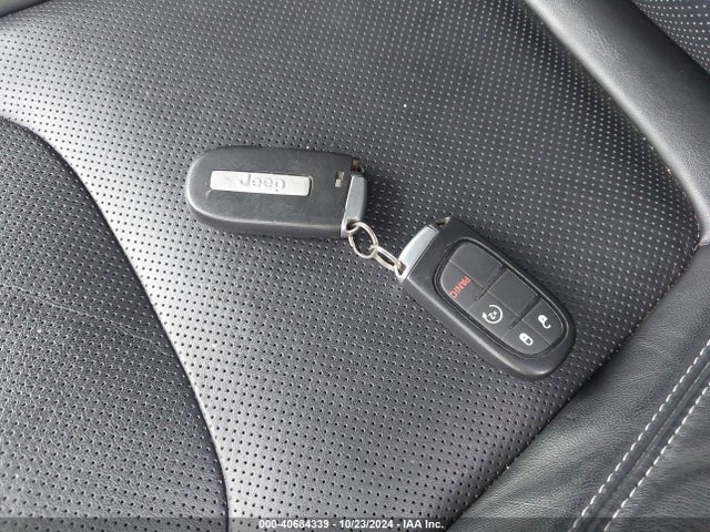 1C4PJLMX1MD130520 Jeep Cherokee 80th Anniversary Fwd