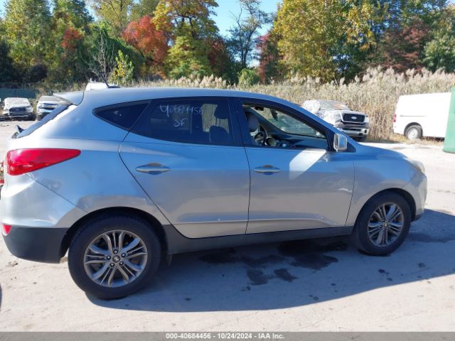KM8JT3AF8FU108251 Hyundai TUCSON GLS