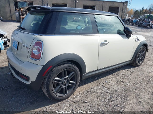 2011 MINI COOPER S WMWSV3C56BTY15501 Photo 3