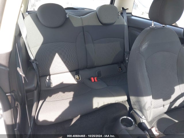 2011 MINI COOPER S WMWSV3C56BTY15501 Photo 7