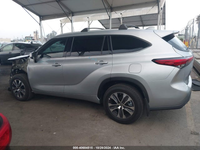 Toyota Highlander Xle 2022 5TDHZRBH7NS231210 Image 15
