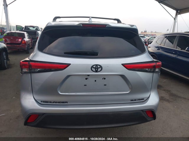 Toyota Highlander Xle 2022 5TDHZRBH7NS231210 Image 17