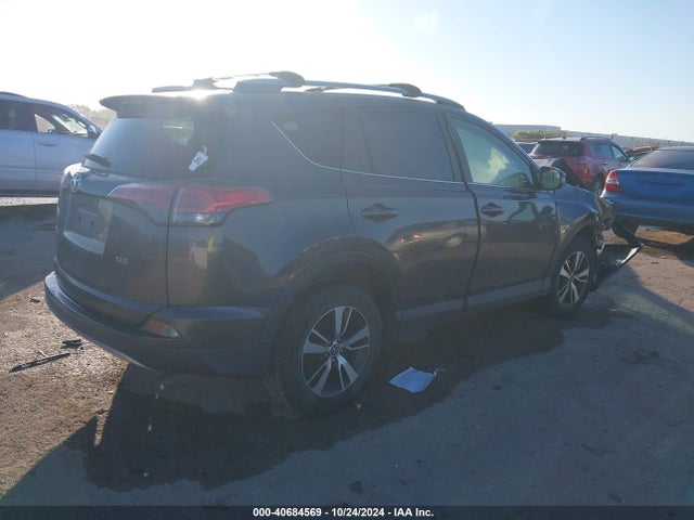 Toyota Rav4 Xle 2017 JTMWFREV8HJ706432 Image 4