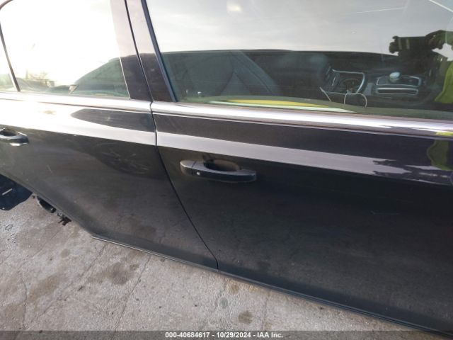 2C3CCARG4HH616693 Chrysler 300 Limited Awd