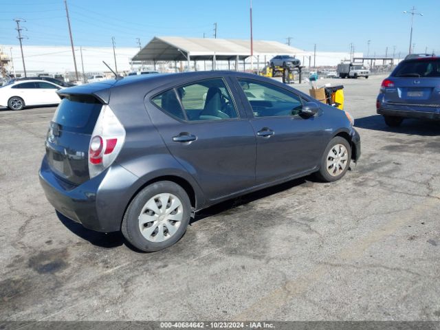 JTDKDTB34E1066557 Toyota Prius C One
