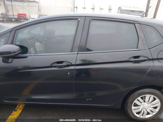 Honda FIT LX 2015 3HGGK5H5XFM786869 Image 14