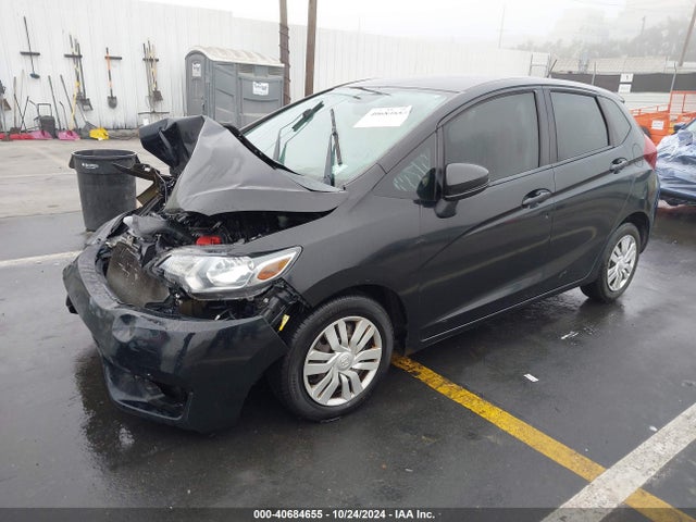 Honda FIT LX 2015 3HGGK5H5XFM786869 Image 2