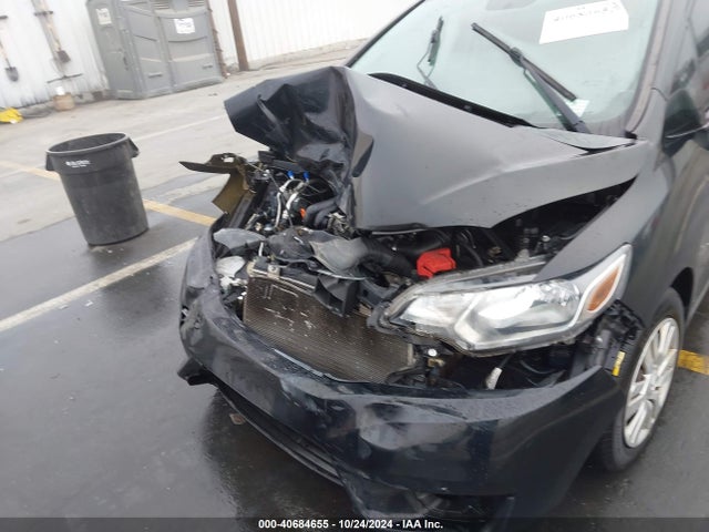 Honda FIT LX 2015 3HGGK5H5XFM786869 Image 6