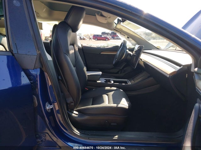 2022 TESLA MODEL 3 5YJ3E1EB7NF273413 Photo 4