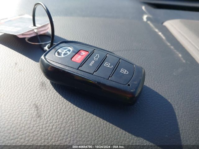 5TDKDRBH0RS533500 Toyota Highlander Le