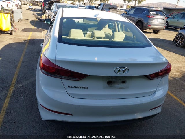 Hyundai Elantra Value Edition 2018 5NPD84LF4JH372219 Image 17