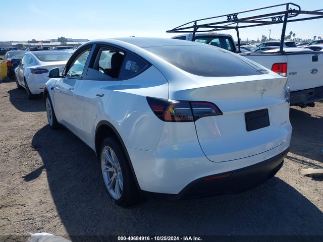 2023 TESLA MODEL Y 7SAYGDEE2PA043549 Photo 2