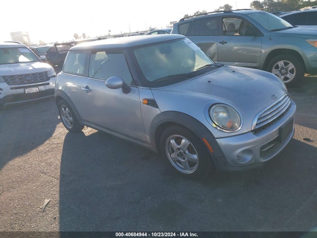 2011 MINI COOPER WMWSU3C50BT182030 Photo 0