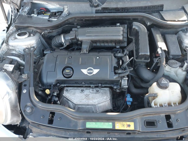 2011 MINI COOPER WMWSU3C50BT182030 Photo 9