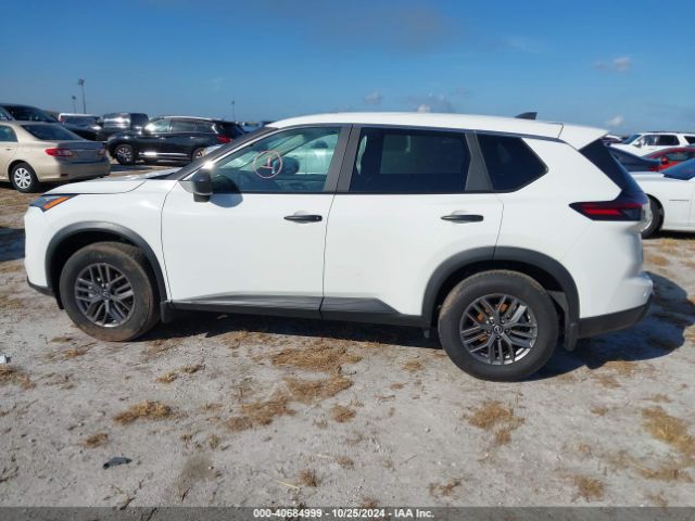 5N1BT3AA3RC739248 Nissan Rogue S Fwd