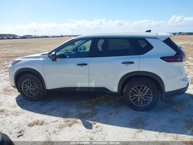 5N1BT3AA3RC739248 Nissan Rogue S Fwd