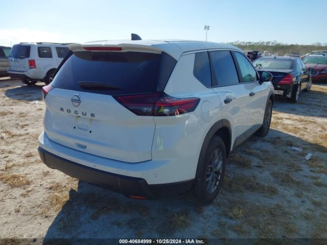 5N1BT3AA3RC739248 Nissan Rogue S Fwd