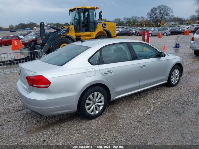 1VWAT7A37EC098413 Volkswagen Passat 1.8t Wolfsburg Edition
