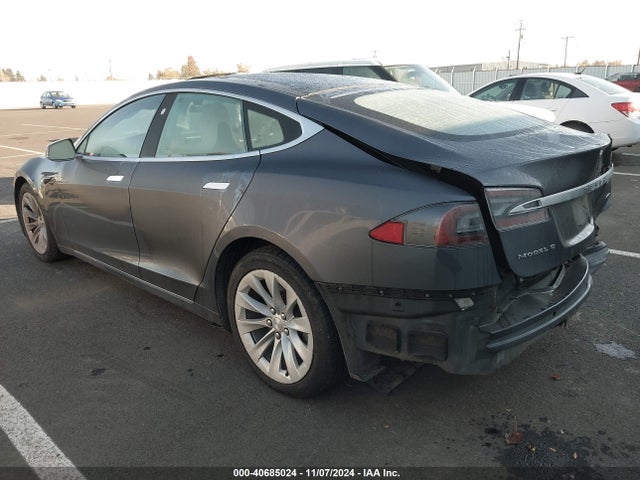 2017 TESLA MODEL S 5YJSA1E29HF180372 Photo 2