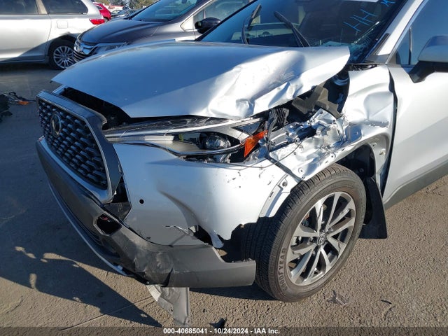 Toyota Corolla Cross Xle 2023 7MUDAAAGXPV061160 Image 6