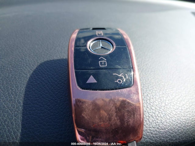 W1KWF8DB1MR614095 Mercedes-Benz C 300 Sedan