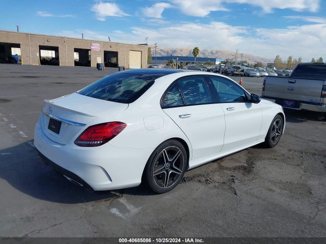 W1KWF8DB1MR614095 Mercedes-Benz C 300 Sedan